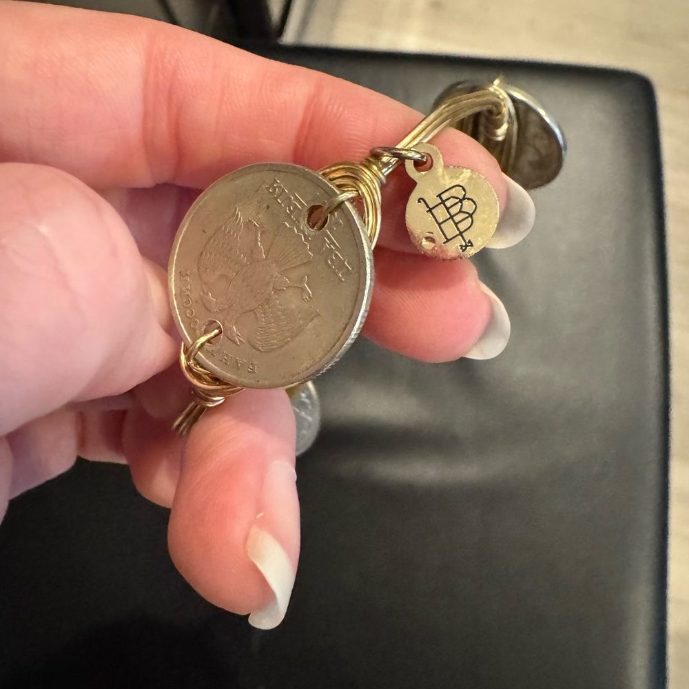 Bourbon and Bow ties gold coin bracelet - Picture 4 of 4